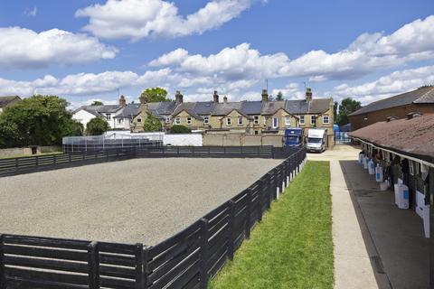 5 bedroom equestrian property for sale - St. Marys Square, Newmarket CB8