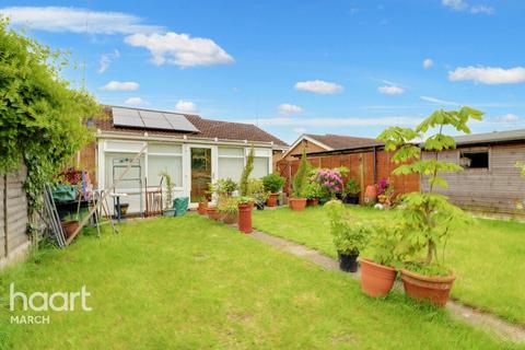 2 bedroom semi-detached bungalow for sale, Highfield Road, March
