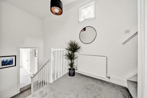 10c Rutland Park, London, SE6 4LH
