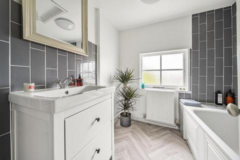 10c Rutland Park, London, SE6 4LH