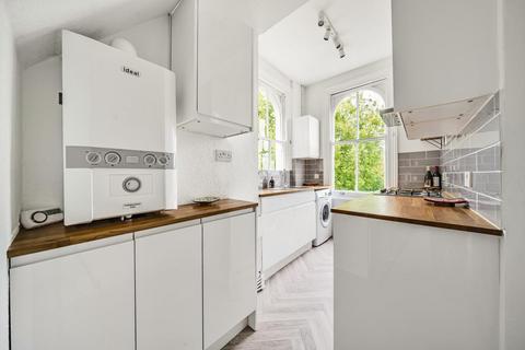 10c Rutland Park, London, SE6 4LH