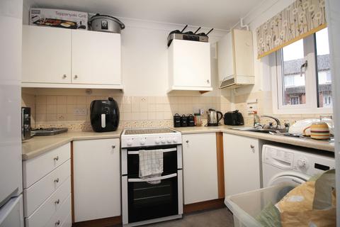 2 bedroom park home to rent, Clos Y Dolydd, Manor Chase CF38 2TG