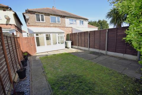 8 Beverley Grove, Skegness, PE25 3RA