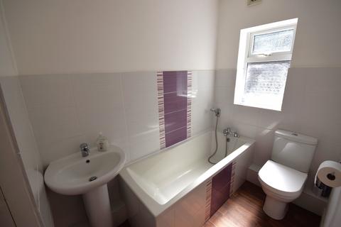 8 Beverley Grove, Skegness, PE25 3RA