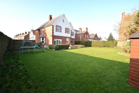 5 bedroom detached house for sale - Cavendish Road, Skegness PE25