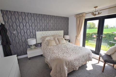 2 bedroom detached house for sale, Low Gate Road, Scremby PE23
