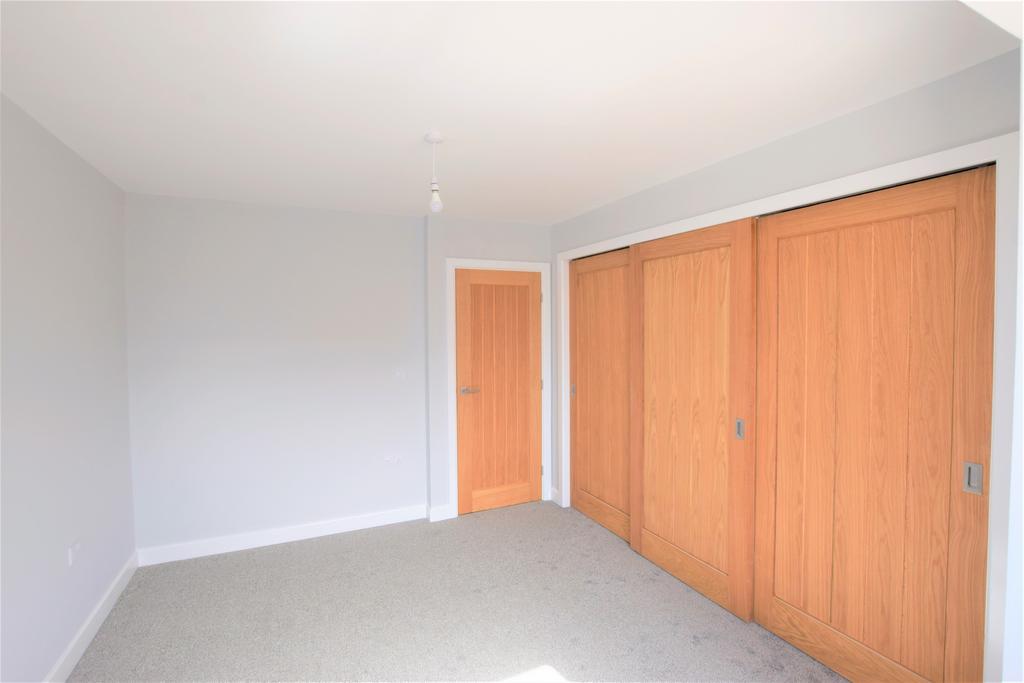 Lumley Fields, Skegness PE25 4 bed end of terrace house for sale £284,950