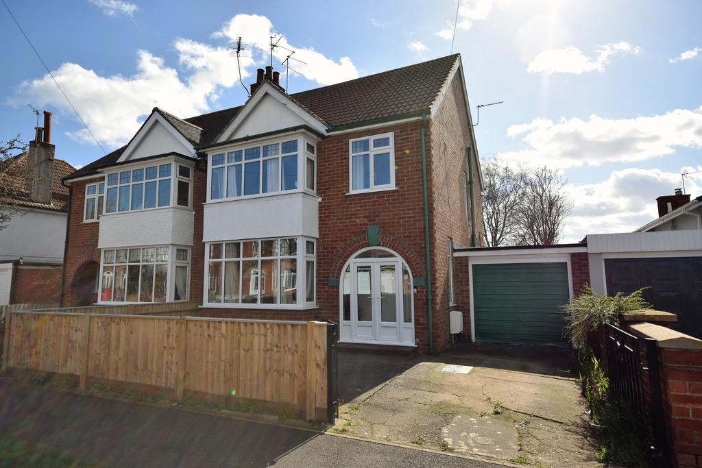 Saxby Avenue, Skegness PE25 3 bed semidetached house for sale £230,000