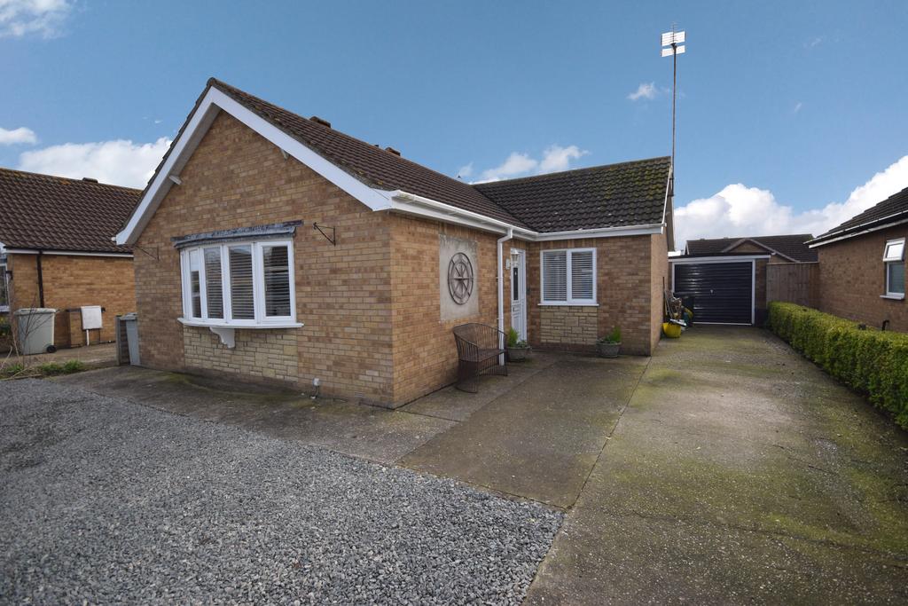 Storeys Lane, Burgh Le Marsh PE24 2 bed bungalow for sale £255,000