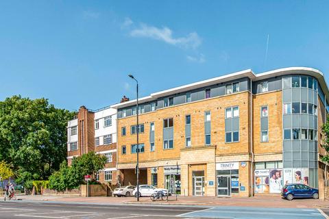 2 bedroom flat for sale - Balham High Road, London, SW17