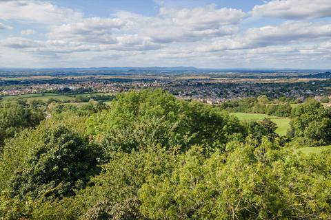 undefined, Cleeve Hill, Cheltenham, Gloucestershire, GL52