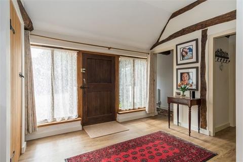 3 bedroom barn conversion for sale, Aylesbury Road, Bierton, Buckinghamshire.