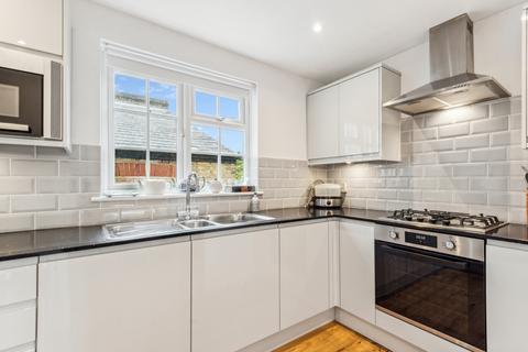 3 bedroom maisonette for sale, Lawn Crescent, Kew, Richmond, Surrey