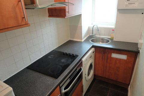 Studio to rent - Whiteoak Road, Manchester, Greater Manchester, M14