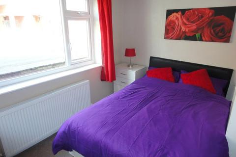 Studio to rent, Whiteoak Road, Manchester, Greater Manchester, M14