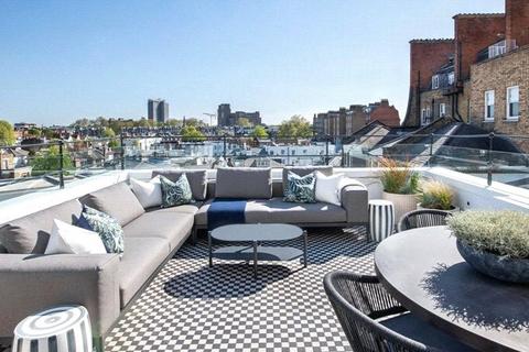 2 bedroom penthouse to rent, Prince Of Wales Terrace, London, W8