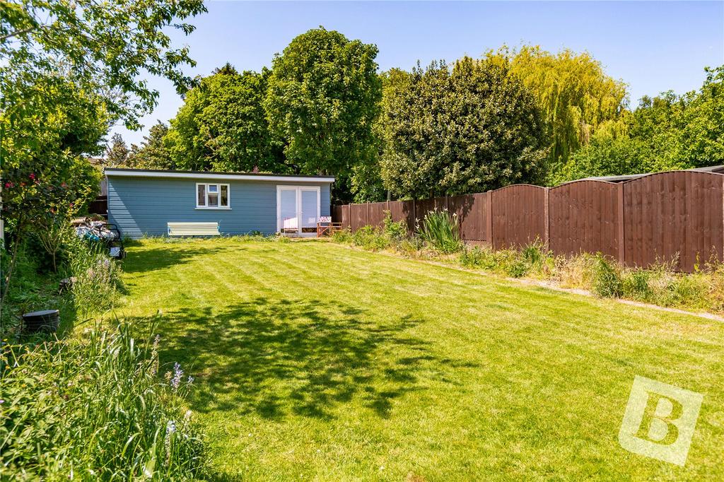 Courtenay Gardens, Upminster, RM14 4 bed semidetached house for sale