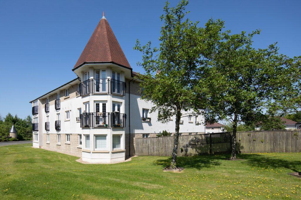 Abbotsford Gardens, Newton Mearns 2 bed apartment for sale £245,000