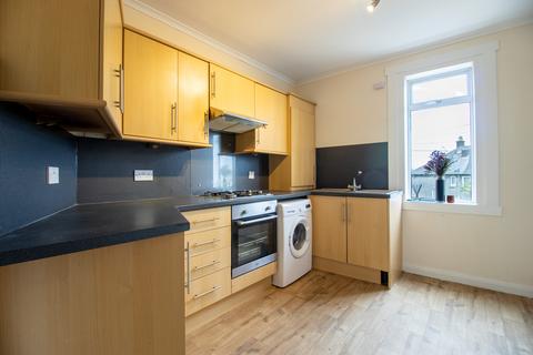 3 bedroom ground floor flat to rent, Craigmyle Street, Dunfermline KY12