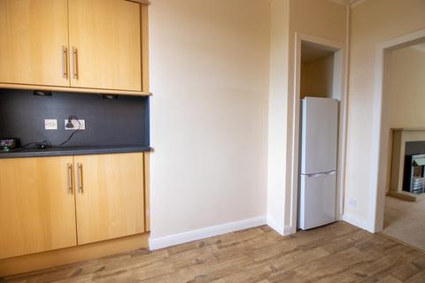 3 bedroom ground floor flat to rent, Craigmyle Street, Dunfermline KY12