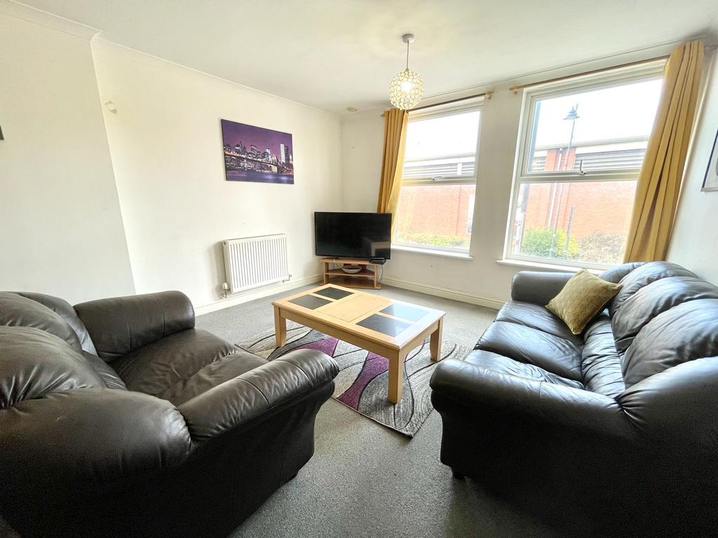 Large 2 bed INVESTMENT Flat for sale