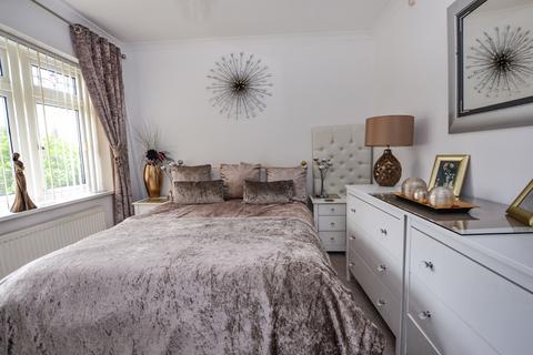 2 bedroom semi-detached bungalow for sale, Clacton-on-Sea CO15