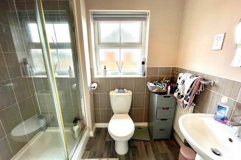 3 Blenkinsop Drive, Leeds, LS10 4GF