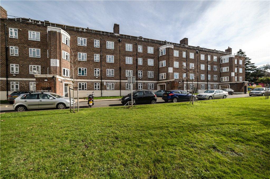 Tulse Hill, London, SW2 4 bed apartment to rent £3,200 pcm (£738 pw)