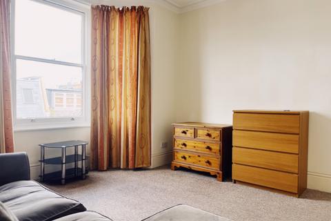 2 bedroom flat to rent, Kingwood Road, London, SW6