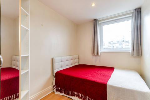 2 bedroom flat to rent - Smugglers Way, Wandsworth Town, London, SW18