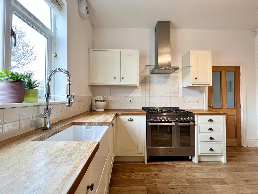 Boston Spa, Grove Road, Wetherby, LS23 3 bed terraced house for sale