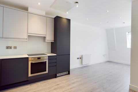 1 bedroom apartment to rent, Station Road, Addlestone, KT15