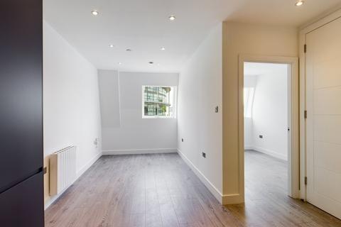 1 bedroom apartment to rent, Station Road, Addlestone, KT15