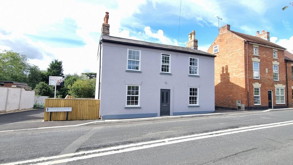 Oxford Street, Southam, CV47 4 bed detached house for sale £450,000