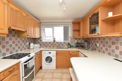 2 bedroom apartment for sale, Westminster Court, Barton On Sea, New Milton, BH25