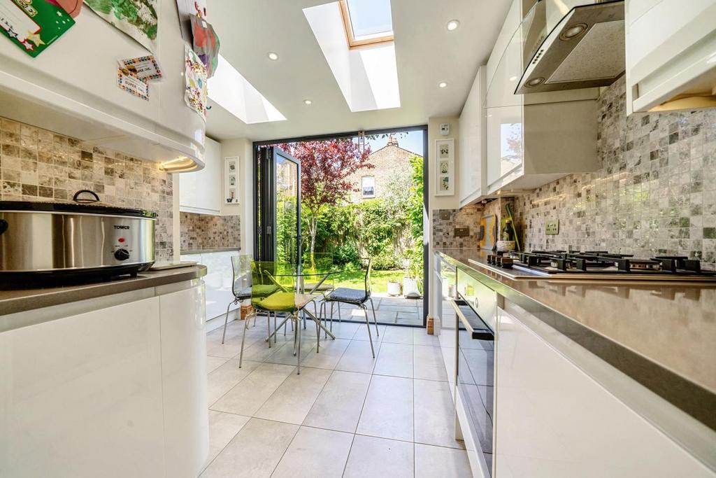 Penwortham Road, London 2 bed for sale £550,000