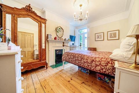 2 bedroom maisonette for sale - Penwortham Road, London