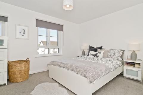 44 Clippens Drive, Edinburgh, EH17 8TU
