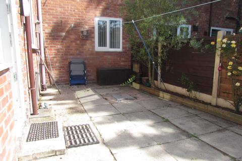 2 bedroom apartment to rent, Harburn Walk, Manchester, M22.