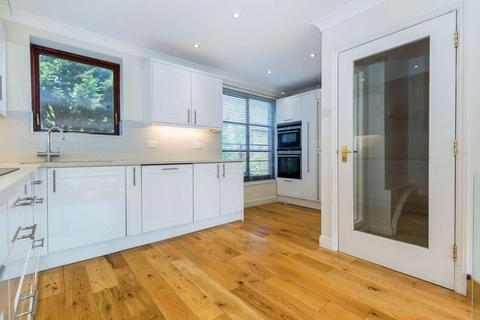 30 Plover Way, London, SE16 7TT