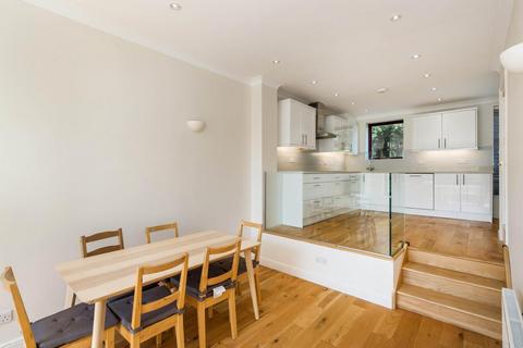30 Plover Way, London, SE16 7TT