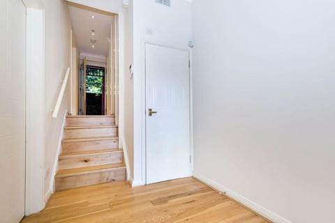 30 Plover Way, London, SE16 7TT