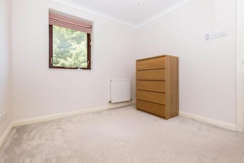 30 Plover Way, London, SE16 7TT