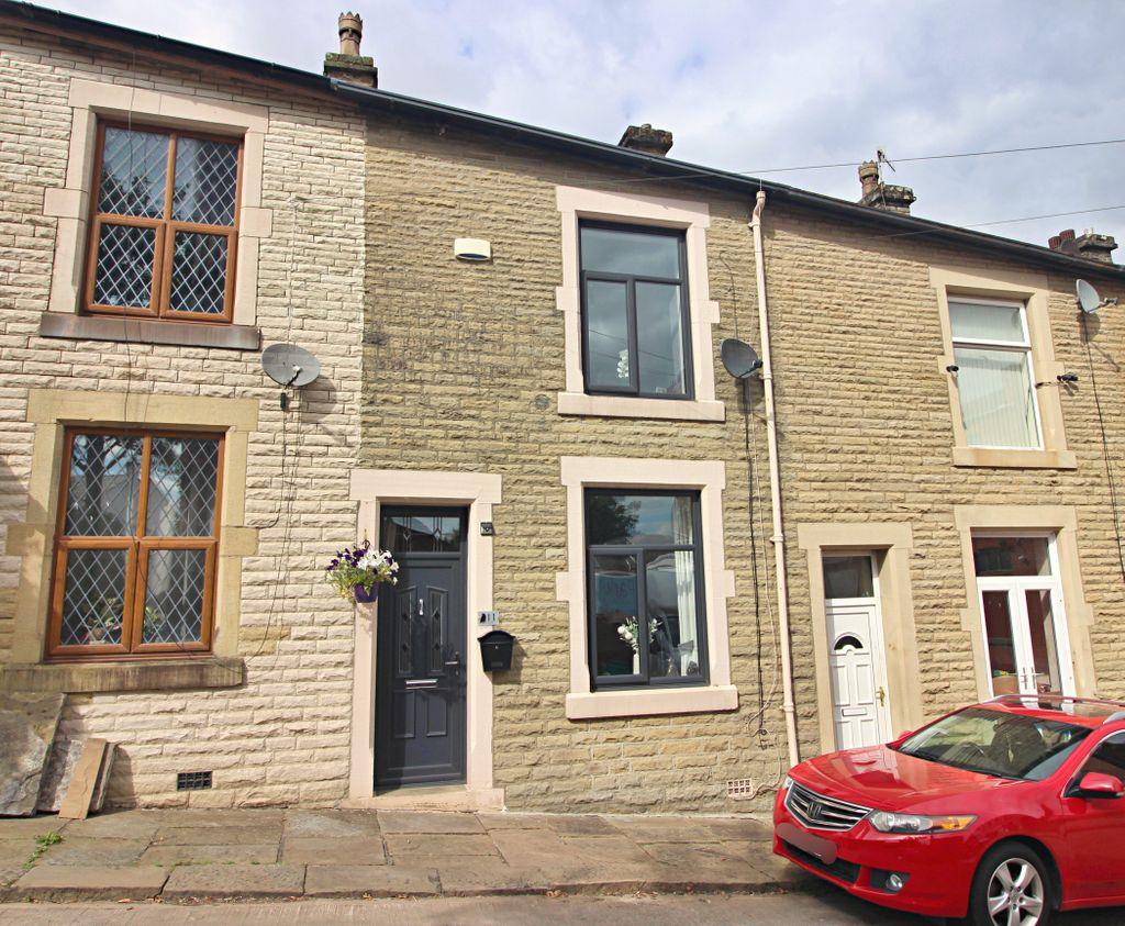 Park Street, Helmshore BB4 4NR 3 bed terraced house £900 pcm (£208 pw)