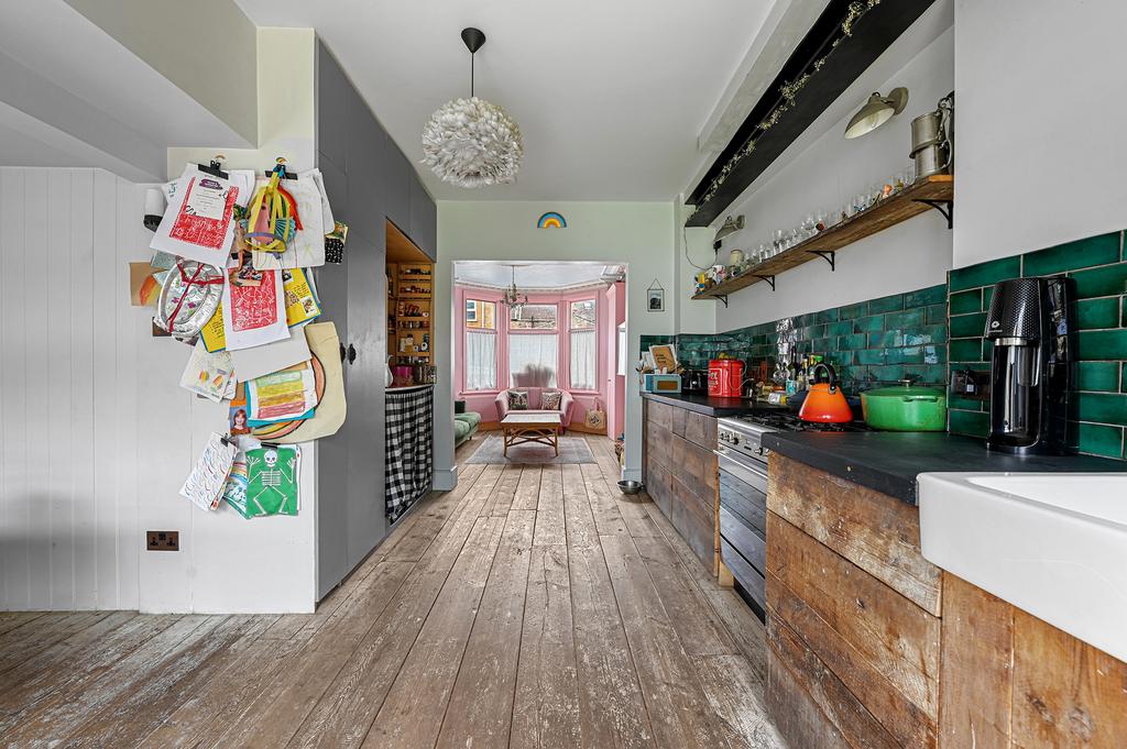 Whyteville Road, London E7 3 bed terraced house for sale £525,000