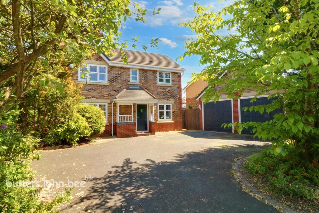 Rosewood Drive, Winsford 4 bed detached house for sale £325,000
