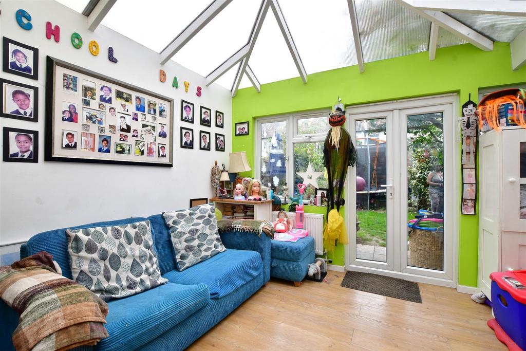 Linden Avenue, Thornton Heath, Surrey 5 bed terraced house for sale £