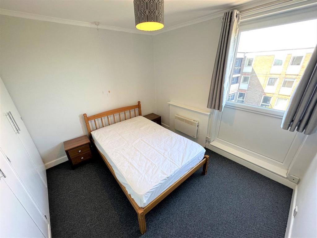 15b Charlesway Court