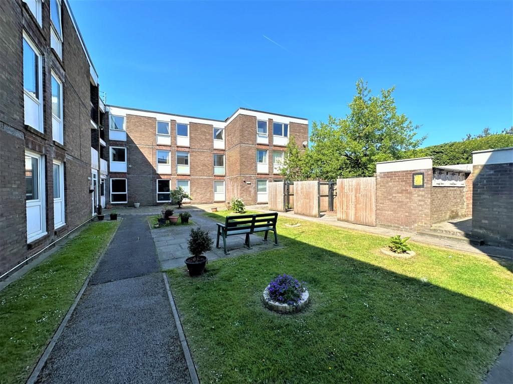 15b Charlesway Court