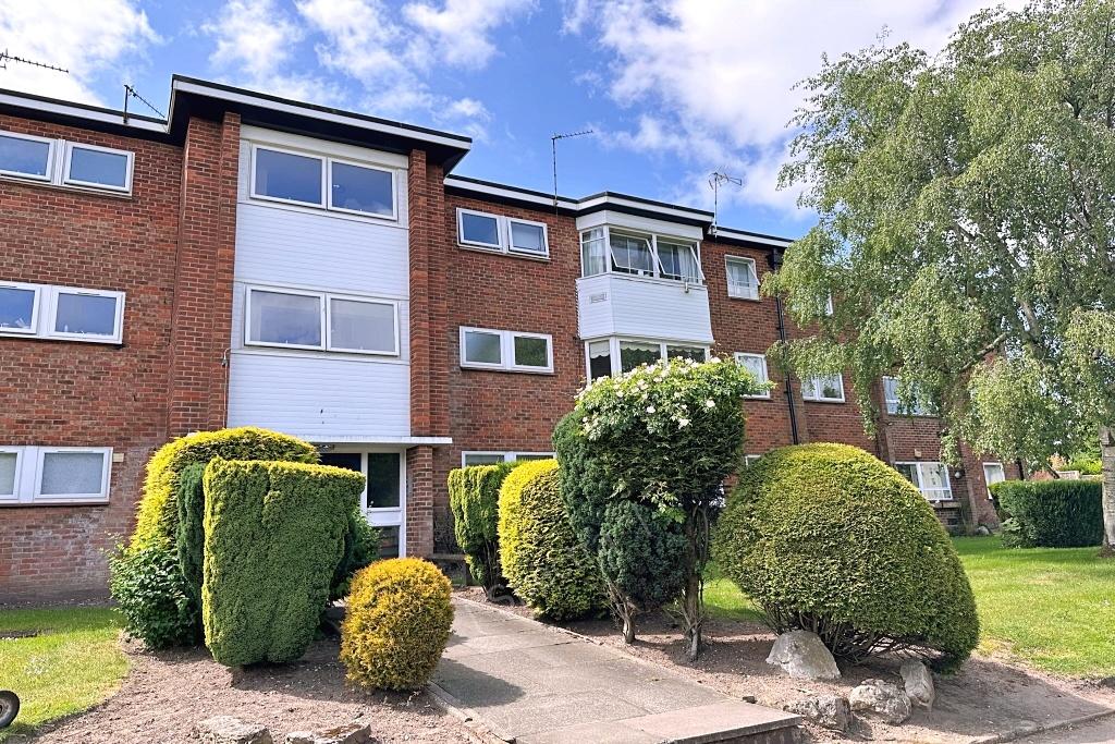 Modern Ground Floor One Bedroom Flat with Garage